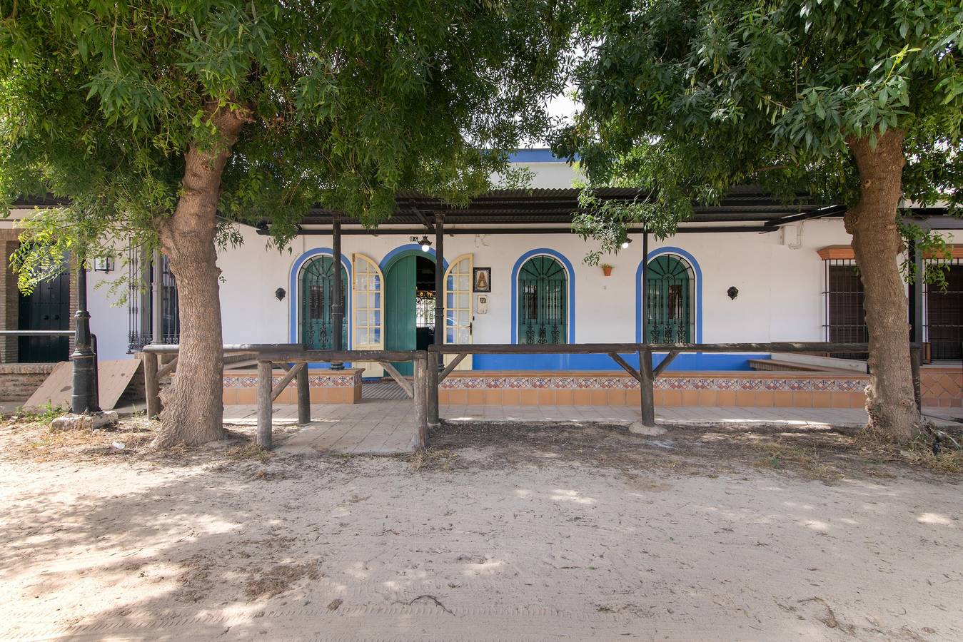 Landhaus im Zentrum von El Rocío für 22 Personen mit Stallungen und Innenhof in El Rocío, Almonte