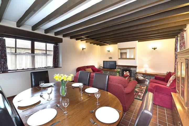 Holiday rental for 7 people, with hot tub and garden in Snowdonia