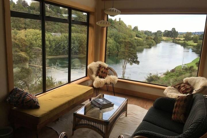 Location de vacances pour 14 personnes, avec jardin et piscine à Taupo