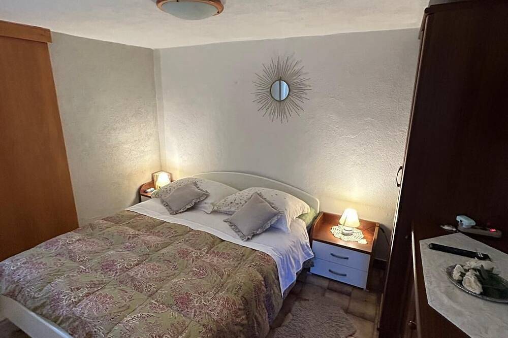 Ganze Wohnung, 1-Zimmer-Ferienwohnung mit Terrasse Rukavac, Vis (A-8897-b) in Rukavac, Vis