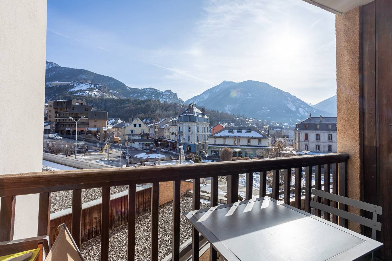 Apartamento entero, Encantador apartamento con vistas a las montañas – Briançon in Briançon, Serre Chevalier