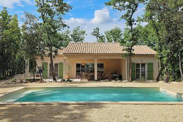 Location de vacances pour 8 personnes à Labastide-de-Virac