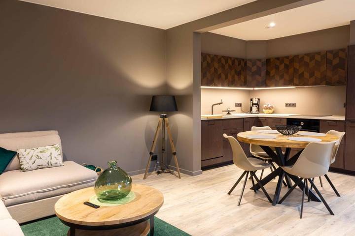 Location de vacances pour 4 personnes, avec piscine ainsi que jardin et jacuzzi, animaux acceptés dans Han-sur-Lesse - 2