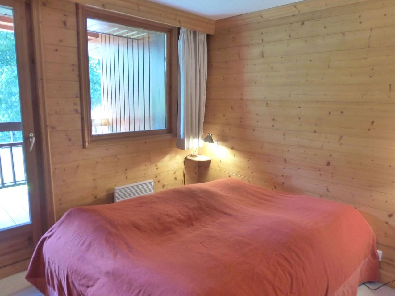 Geheel appartement, Charming 3-Bed Apartment for 7 with Ski-In/Ski-Out and Terrace in Méribel in Méribel, Les Allues