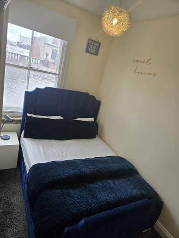 Apartment for 7 People in Wolverhampton, Birmingham Area, Photo 1