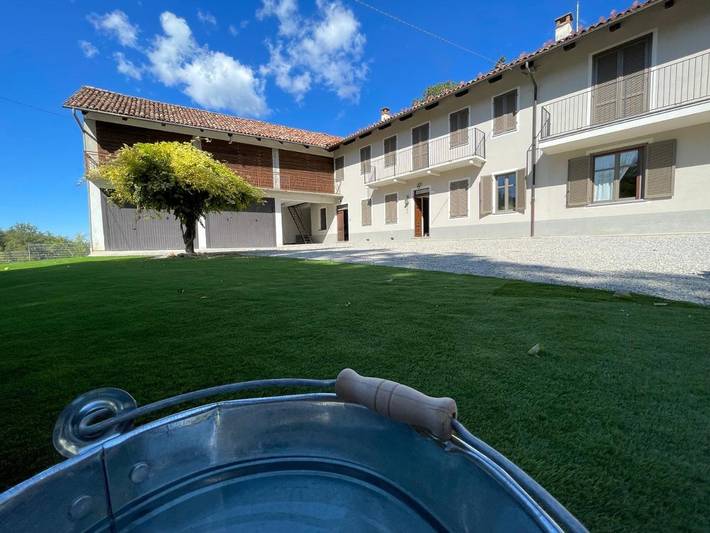 B&b per 2 persone, con Balcone e Terrazza nonché Giardino e Panorama a La Morra
