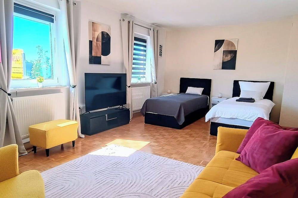 Ganze Wohnung, G.A.D.D Ferienwohnung 003\nglück an der Donau \nbest Premium Living 24/7 Check in in Straubing, Ostbayern