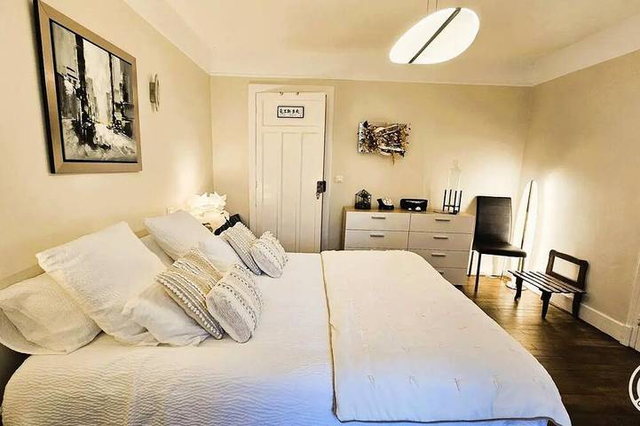 Location de vacances pour 6 personnes, avec Terrasse à La Roche-Canillac - 4