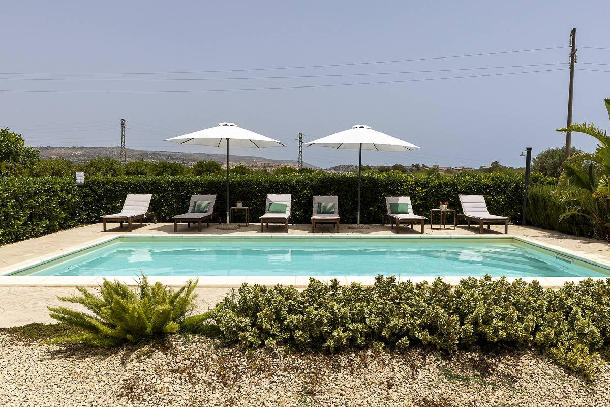 Casa dei Limoni Blu con piscina in Noto, Noto region