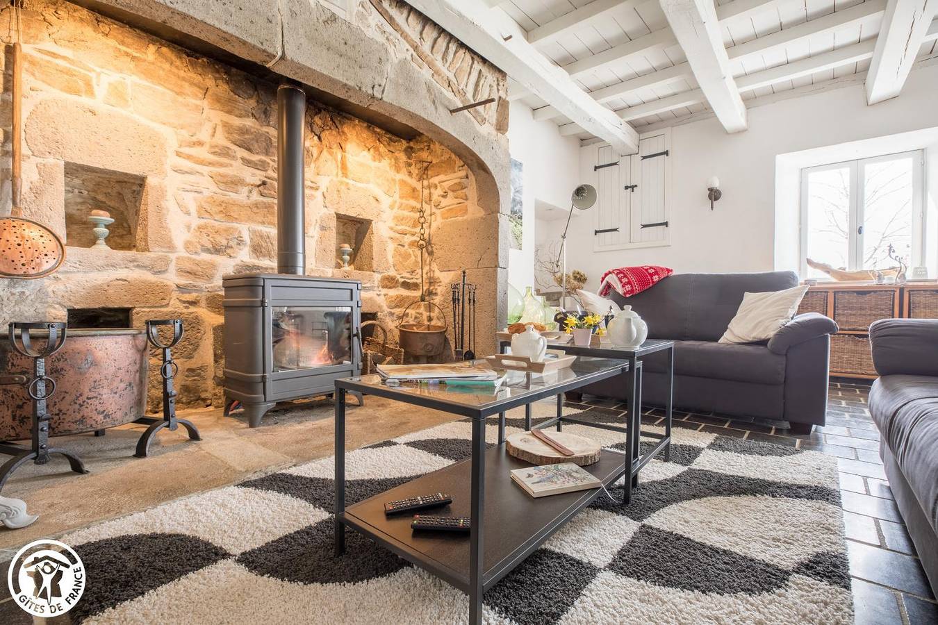 Jardin des Roses - Anémone in Tauves, Regionaler Naturpark Volcans d'Auvergne