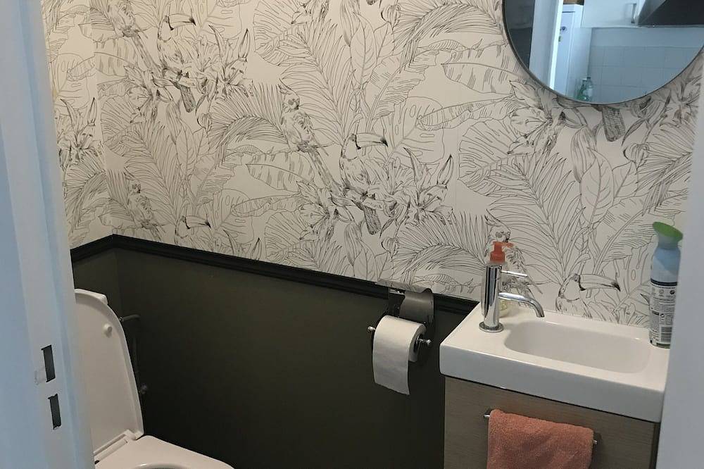 Ganze Wohnung, Apartment 50m2 3 minu de la mer 4 persons 1 bedroom 2 beds Clim Wifi Garage in Antibes, Cannes und Umgebung