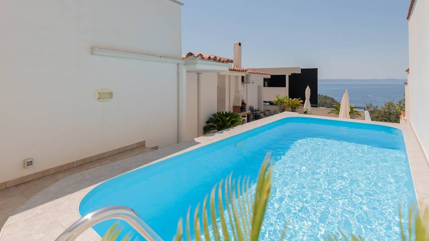 Villa pour 8 personnes, avec jardin et terrasse, adapté aux familles à Makarska