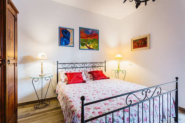 Casa 10 minuti dal mare, rocce in Augusta (Italy), Augusta (comune)