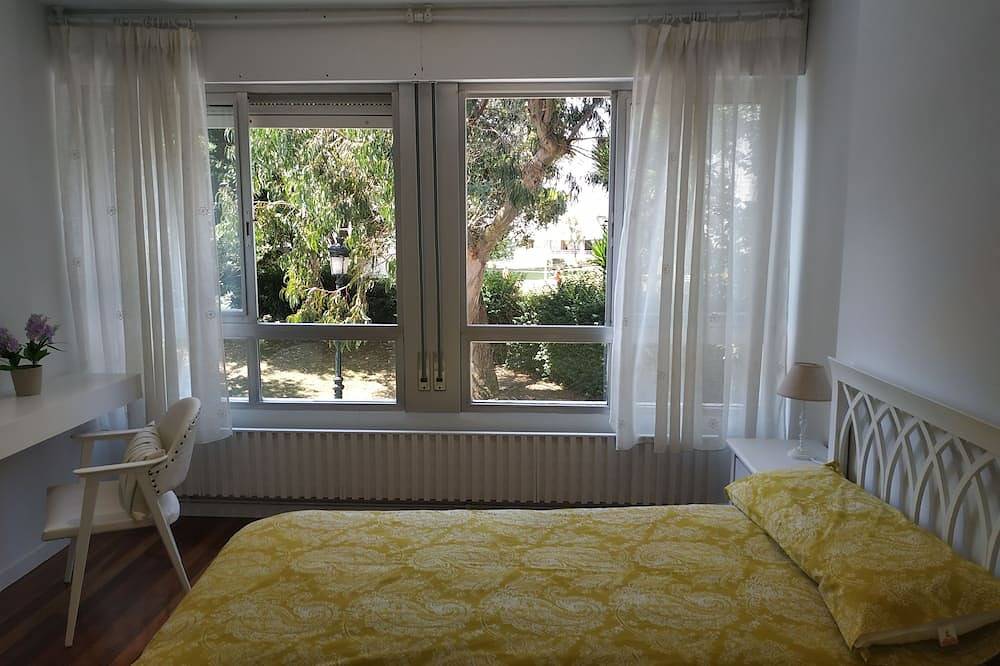 Ganze Wohnung, Elegante und komfortable Wohnung in einem Wohngebiet in Strandnähe in Santander, Kantabrische Küste