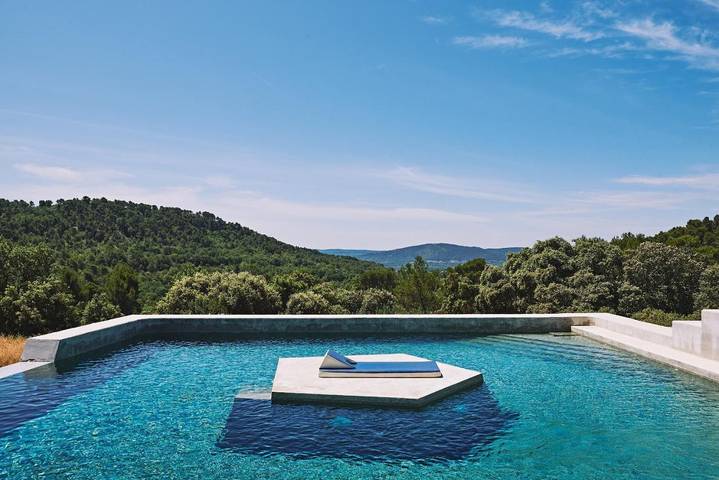 Chambre d’hôte pour 2 personnes, avec Terrasse et Jardin ainsi que Piscine et Vue