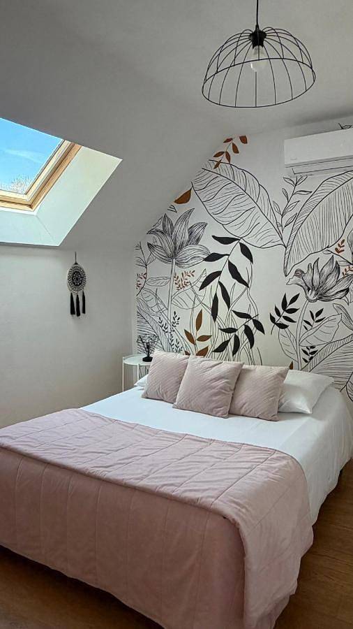 Location de vacances pour 15 personnes, avec Terrasse et Jardin ainsi que Piscine et Vue à Espinasse - 4