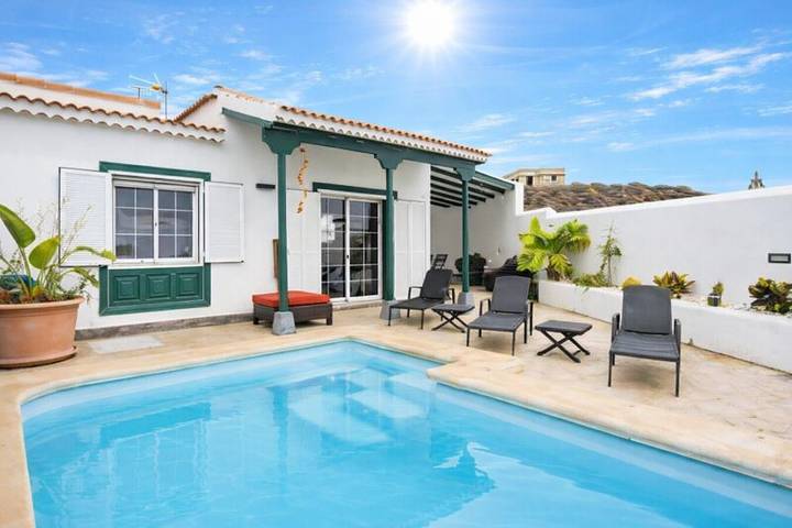 Maison d’hôte pour 8 personnes avec piscine in Abades, Arico