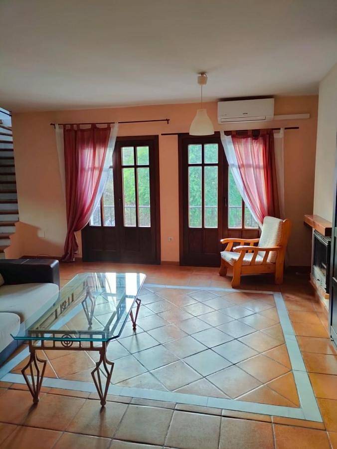 Apartamento para 5 personas, con Balcón y Terraza además de Jardín y Piscina en Monda