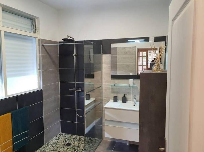 Gîte pour 2 personnes, avec vue et terrasse dans Plage de Saint-Félix - 2