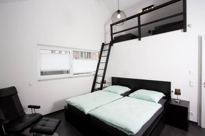 Ferienwohnung für 6 Personen, mit Balkon und Terrasse sowie Garten und Ausblick in Burladingen - 3