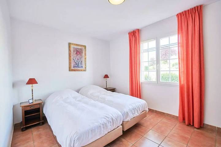 Location de vacances pour 6 personnes, avec terrasse, animaux acceptés à Vasles - 2