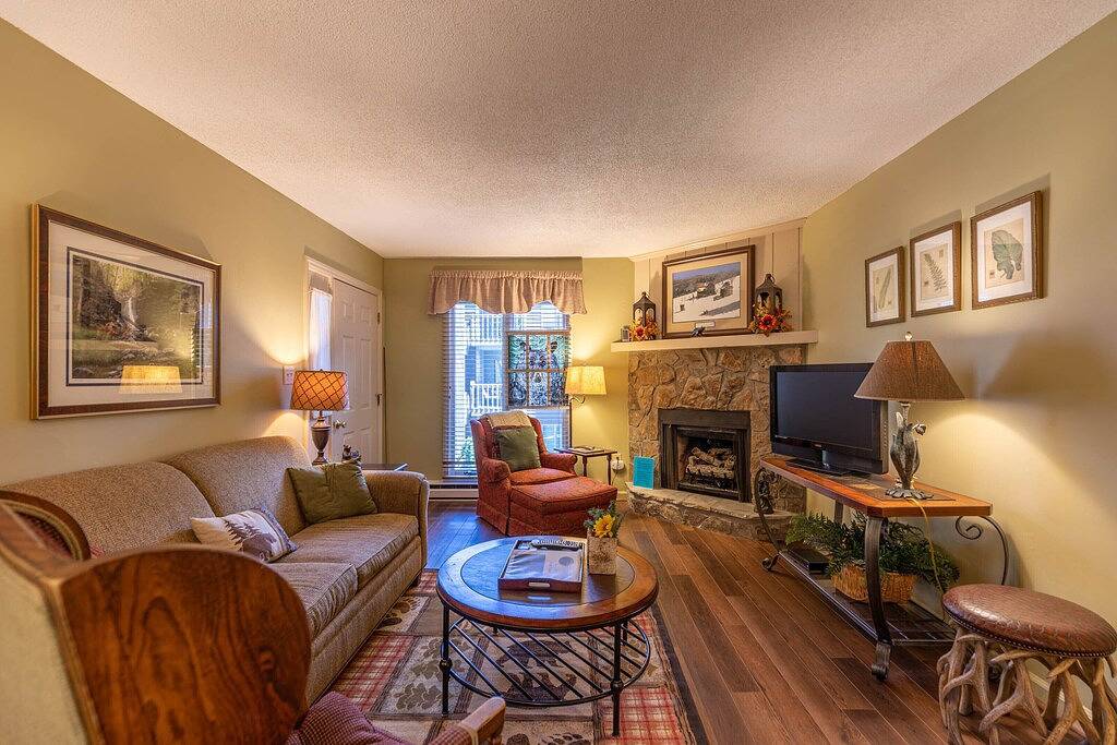 Ganze Wohnung, Bär Pause - 2br 2 ba Condo - zu Fuß zum Downtown Blowing Rock - zwei Master-Suiten in Blue Ridge Parkway, Blowing Rock
