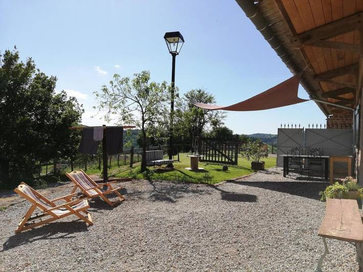 Location de vacances pour 6 personnes, avec jardin ainsi que piscine et terrasse à Nauviale - 2
