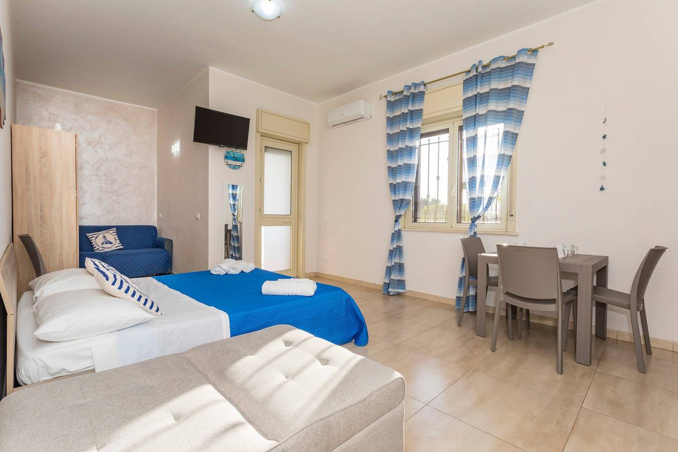 Ganzes Studio, Studio 'Da Pina E Lu' mit Bergblick, privater Terrasse und Klimaanlage in Chianchitta-Pallio, Giardini-Naxos