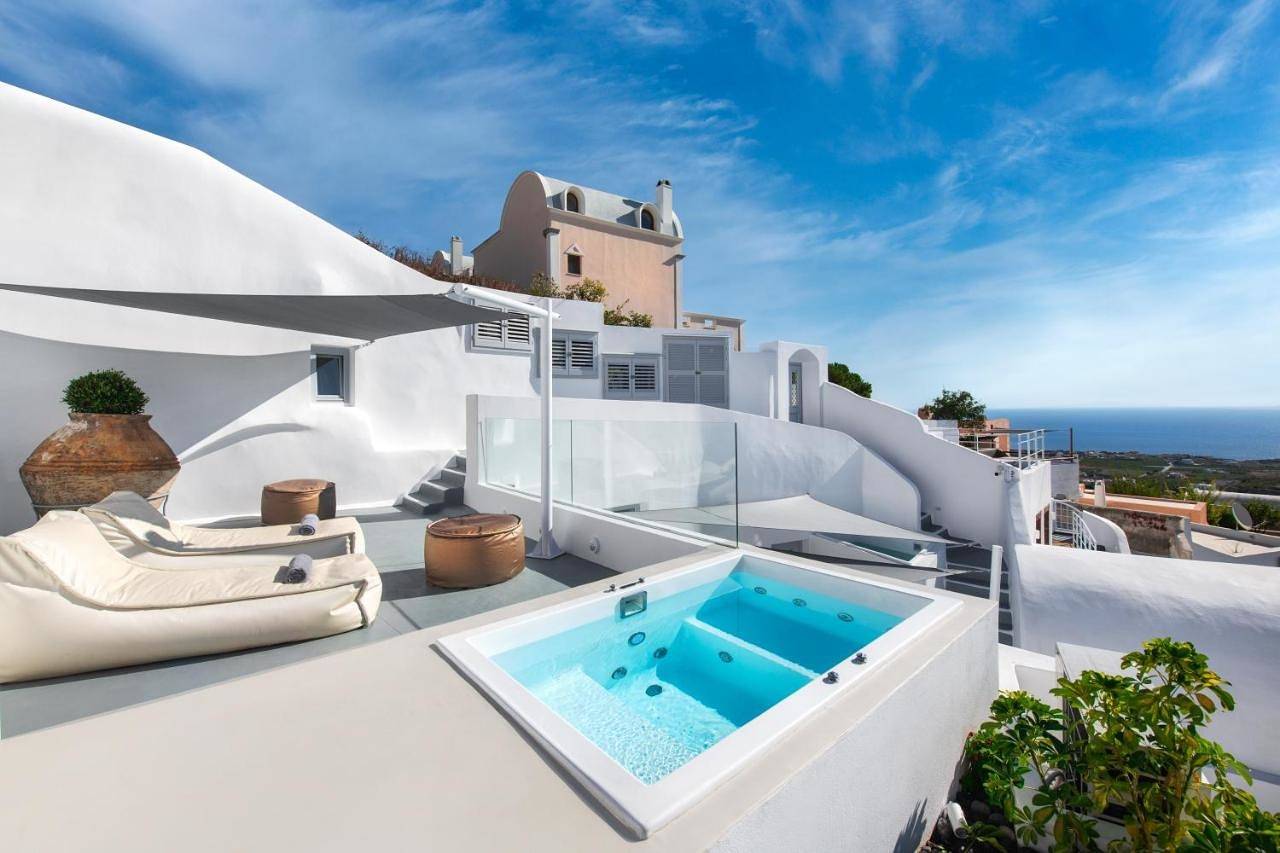 Hill Suites in Firostefani, Thera
