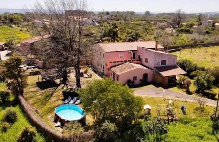 Appart’hôtel pour 25 personnes, avec jardin ainsi que piscine et vue