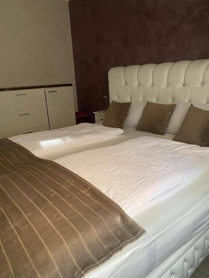 Ferienwohnung für 10 Personen, mit Garten und Ausblick, mit Haustier in Wiesbaden - 3