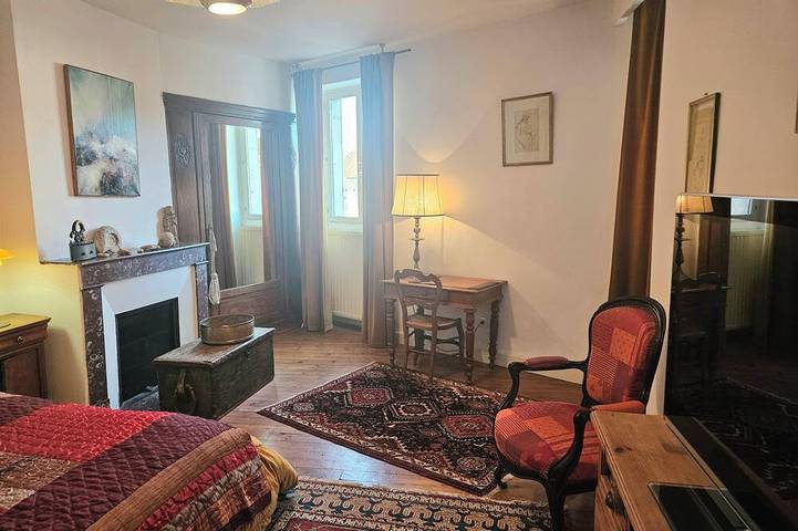 Ganze Wohnung, Exceptional duplex 200 m² -heart of town in Salies-de-Béarn, Béarn