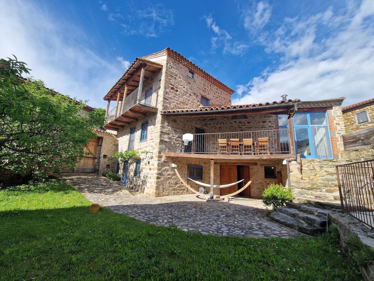 Casa de vacaciones «Villa Lavaudieu» con piscina privada, terraza y Wi-Fi in Lavaudieu, Parque Natural Regional Livradois-Forez