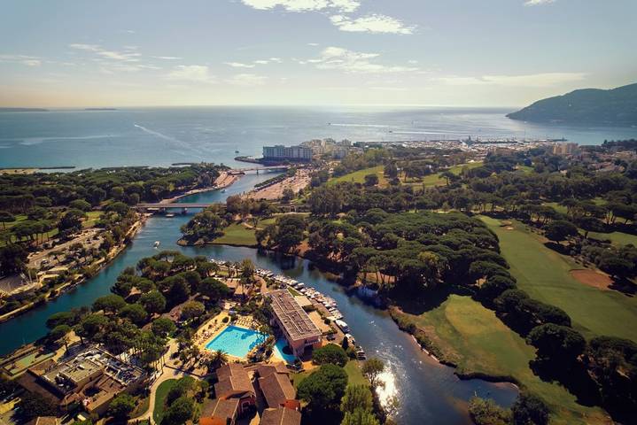 Gîte pour 2 personnes, avec piscine et bassin pour enfant, adapté aux familles dans Port de Cannes Marina - 3