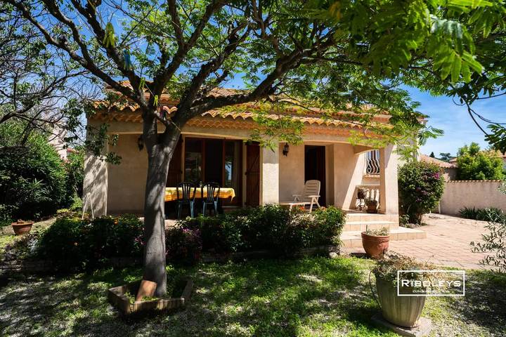 Villa für 6 Personen, mit Garten, mit Haustier in Vias