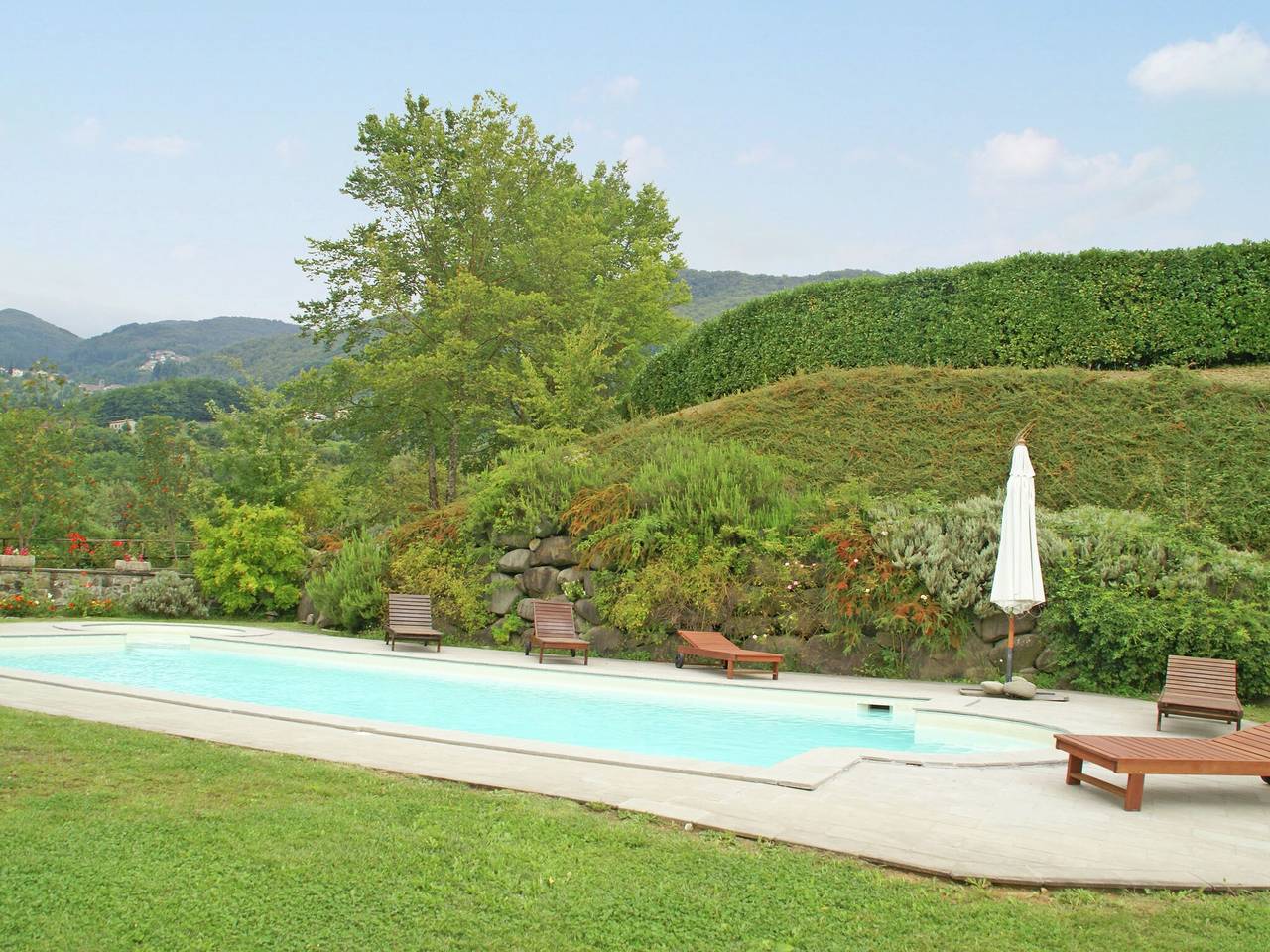 Villa in der Toskana mit Pool und Garten in San Romano in Garfagnana, Garfagnana