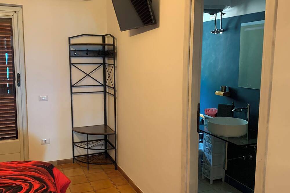 The Villino del Magico in Trevignano Romano, Braccianosee