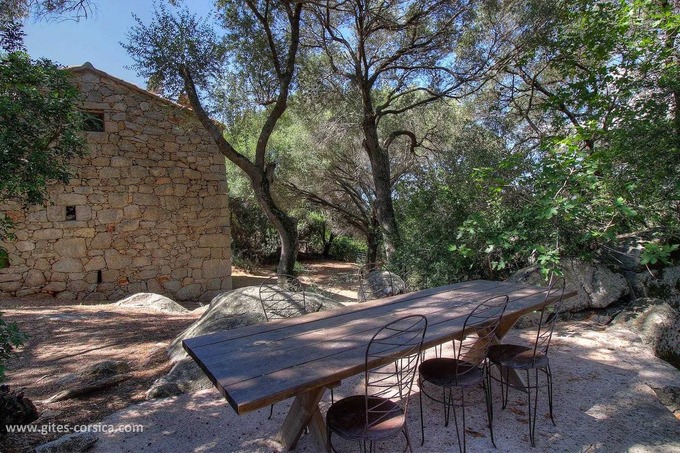 Caseddu in Figari, Distrito de Sartène