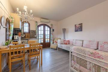 Holiday Apartment for 4 People in Malia, Iraklio-Heraklio region, Photo 4