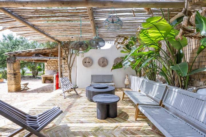 Location de vacances pour 8 personnes, avec jardin ainsi que piscine et jacuzzi à Aubussargues - 2