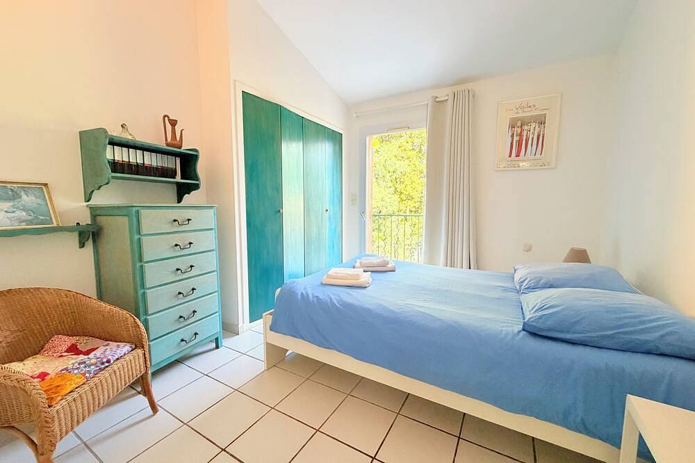 Villa, (14 p), panoramic view of the hills. Large infinity pool. in Plan-de-la-Tour, Costa mediterránea (Francia)