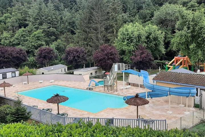 Camping pour 6 personnes, avec Terrasse et Piscine