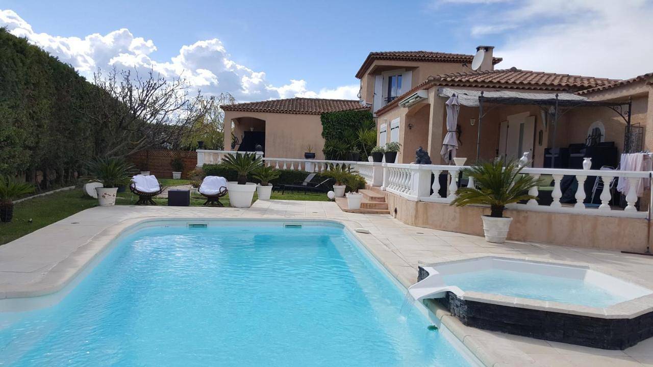 Villa Roma in Marignane, Côte méditerranéenne (France)