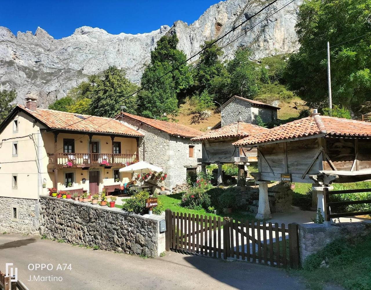 Maison de campagne El Jermoso dans les Picos de Europa, vue sur la montagne & terrasse in Posada de Valdeón, Chaîne Cantabrique