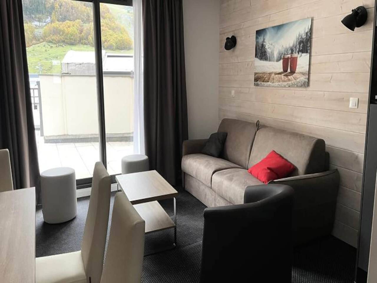 Ganze Wohnung, Apartment in der Nähe der Pisten mit Pool und Whirlpool in Gourette, Eaux-Bonnes