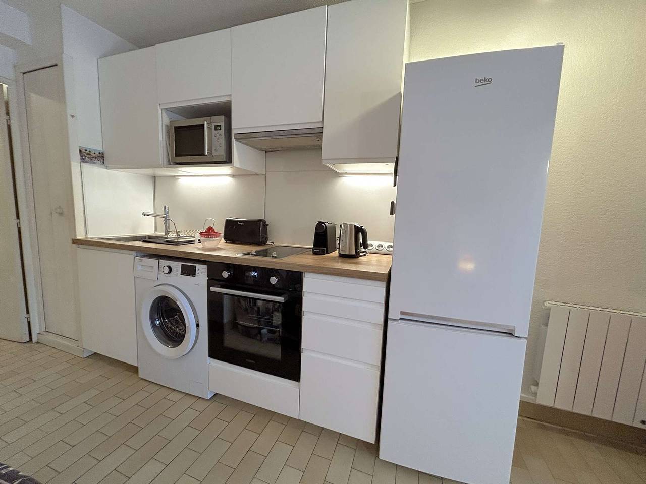 Appartement entier, Studio au calme avec piscine à Sanary-sur-Mer in Sanary-sur-Mer, Région de Toulon