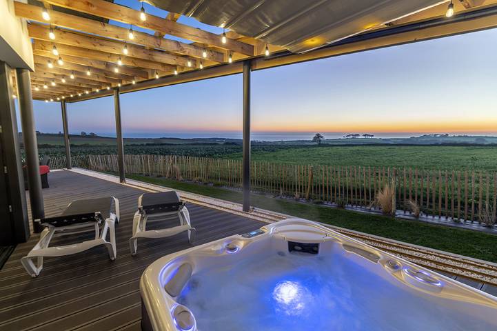 Maison de vacances pour 14 personnes, avec Vue sur l’océan et Balcon/Terrasse ainsi que Jacuzzi et Jardin à Plougonvelin