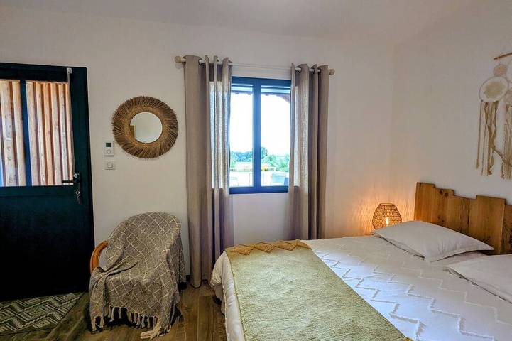 Chambre d’hôte pour 3 personnes, avec piscine à Faverolles - 2