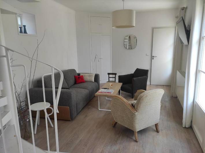 Location de vacances pour 6 personnes, avec terrasse ainsi que vue et jardin à Garches - 4
