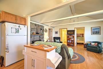 Vacation Home for 8 Guests in Isle La Motte, Lake Champlain, Picture 1